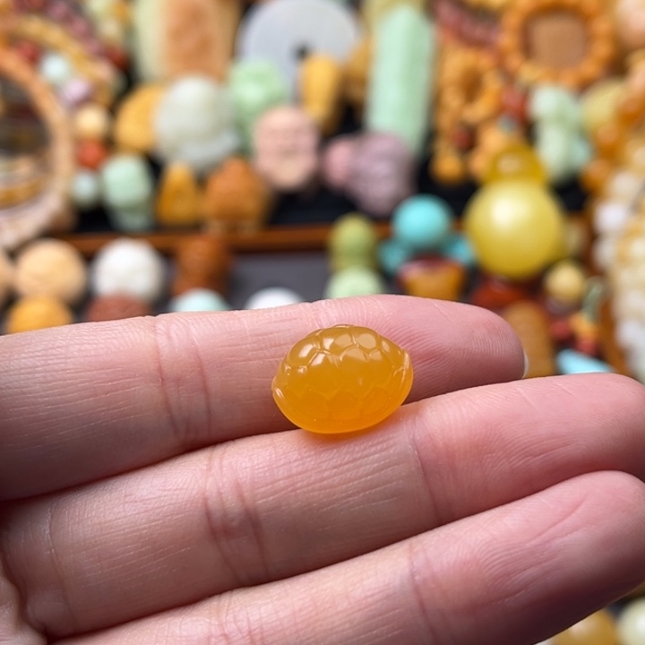 石英质玉（缅黄）未镶嵌珠宝半成品富甲