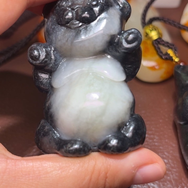 老***张和田玉未镶嵌颈饰