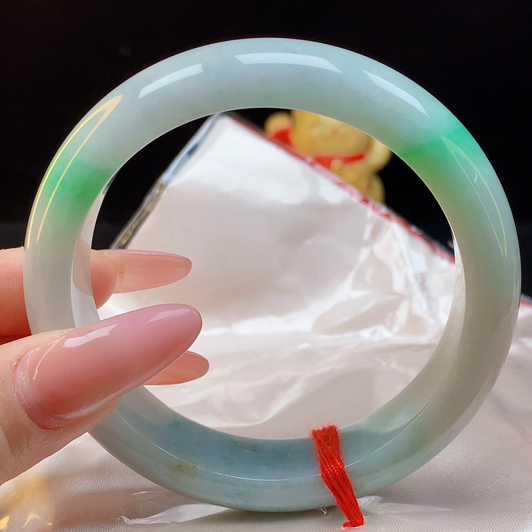 翡翠手镯未镶嵌天然翡翠5177