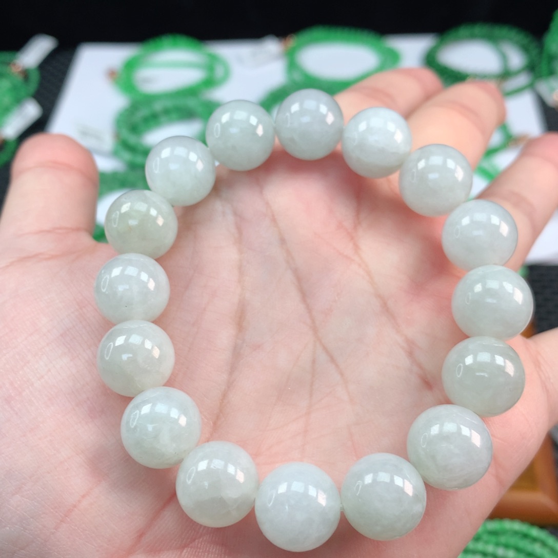 翡翠手链未镶嵌翡翠