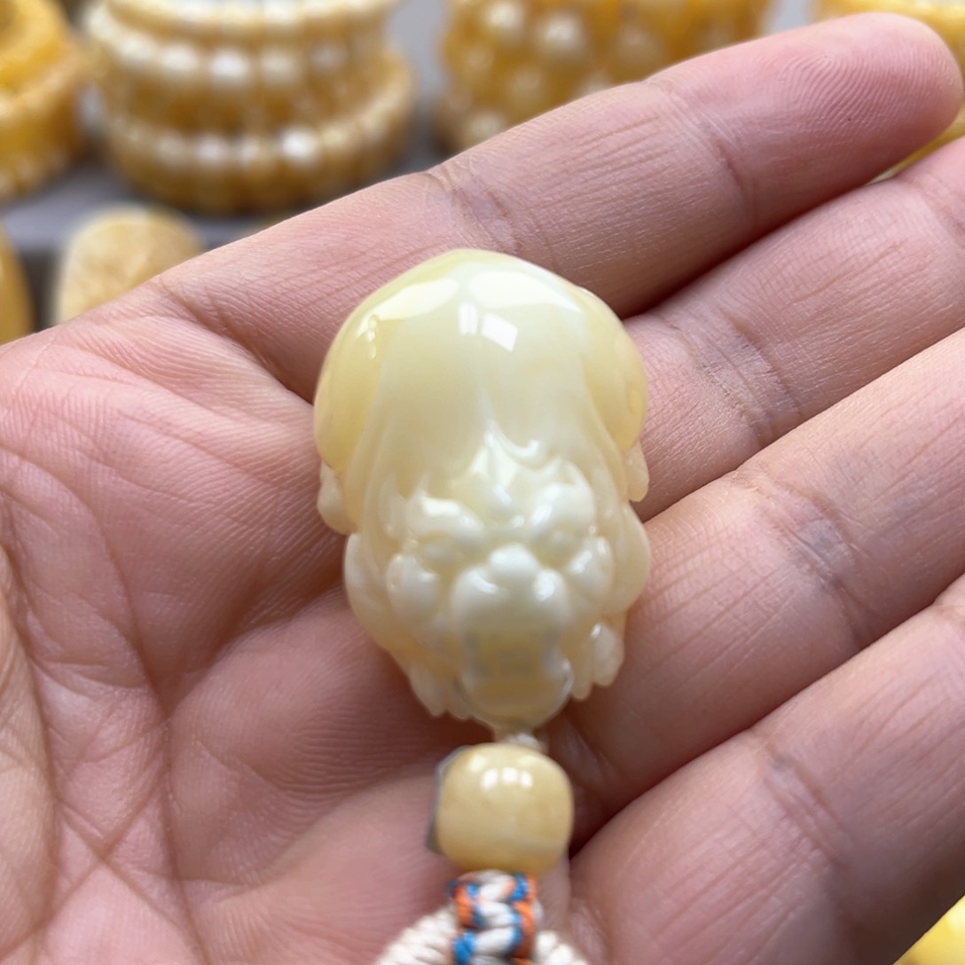 琥珀颈饰未镶嵌吊坠