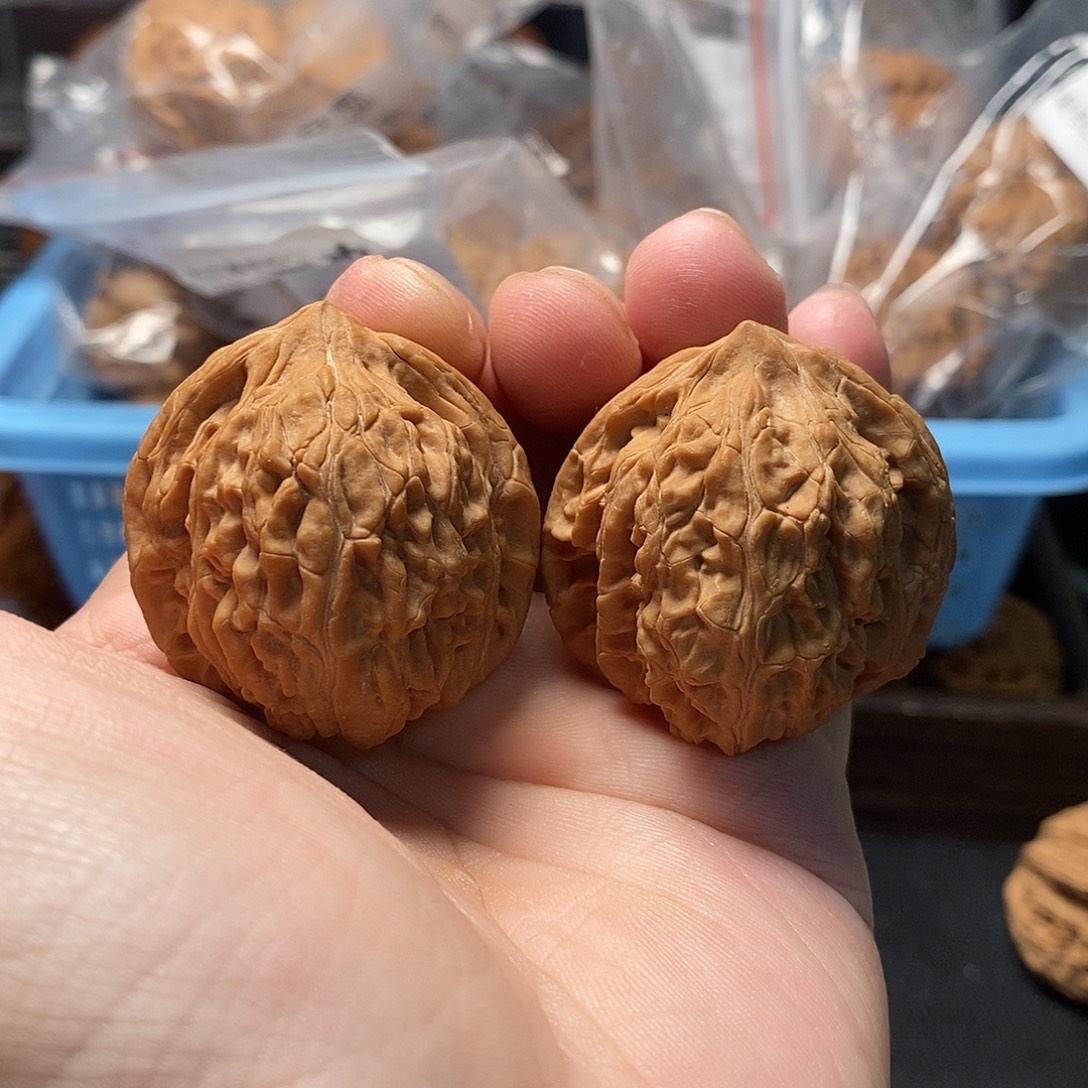 1文玩核桃和氏元宝38-379