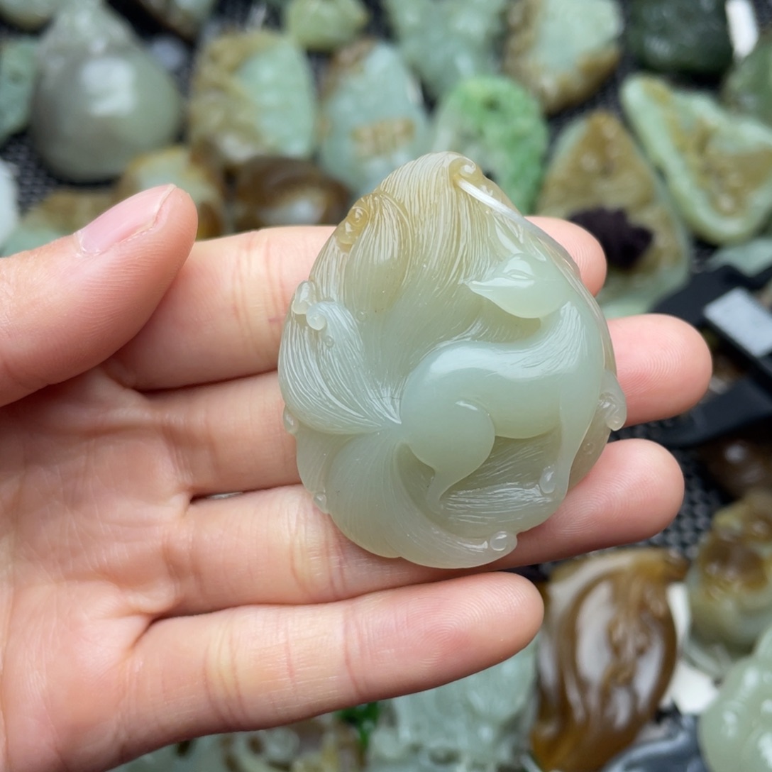 和田玉未镶嵌颈饰