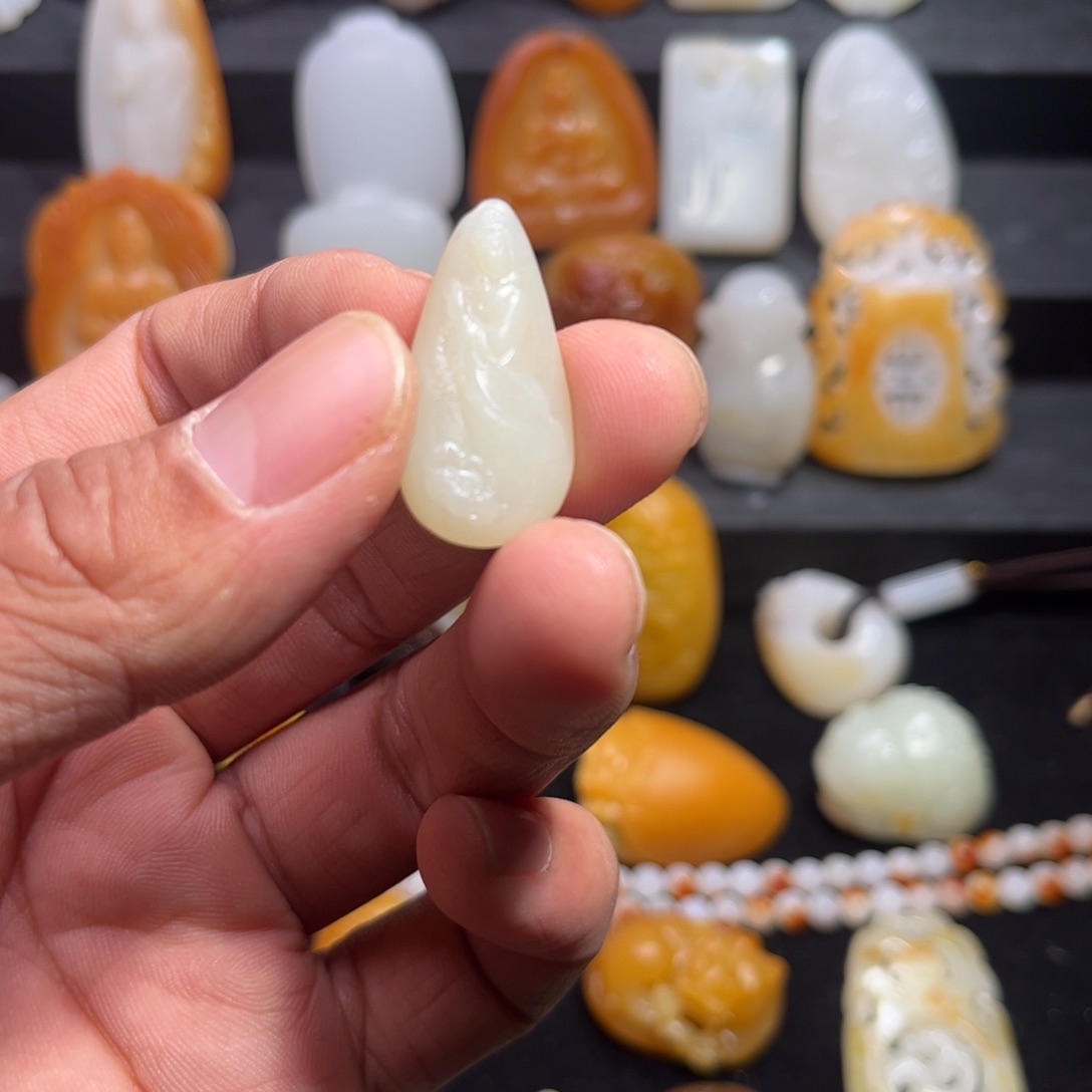 和田玉颈饰未镶嵌E**e