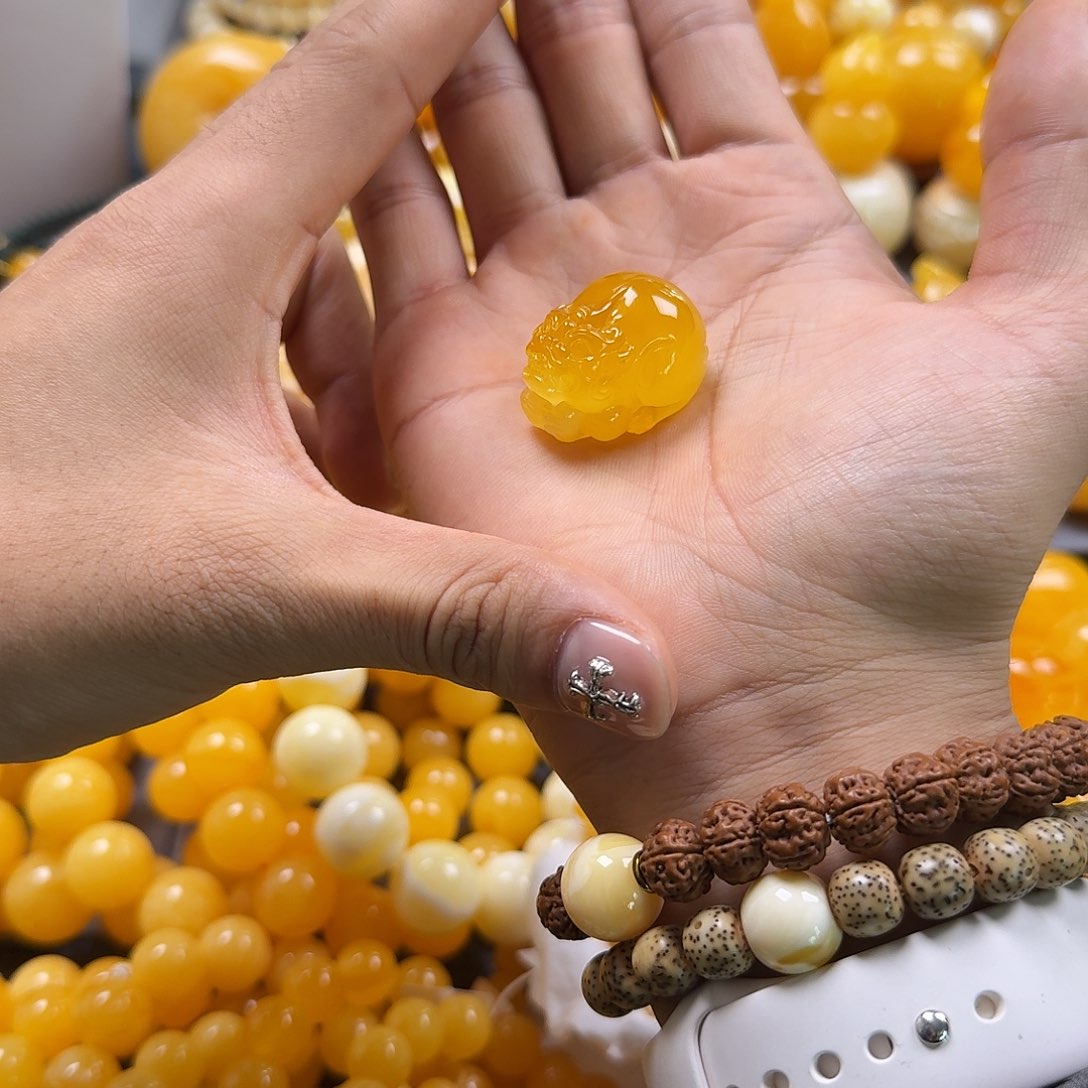 蜜蜡珠宝奇石未镶嵌