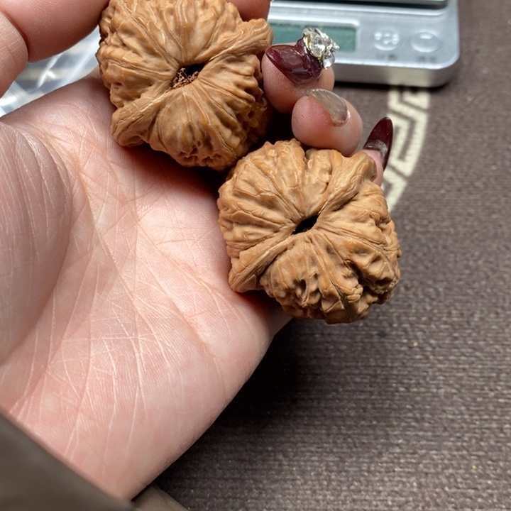 文玩核桃吊坠元宝全品