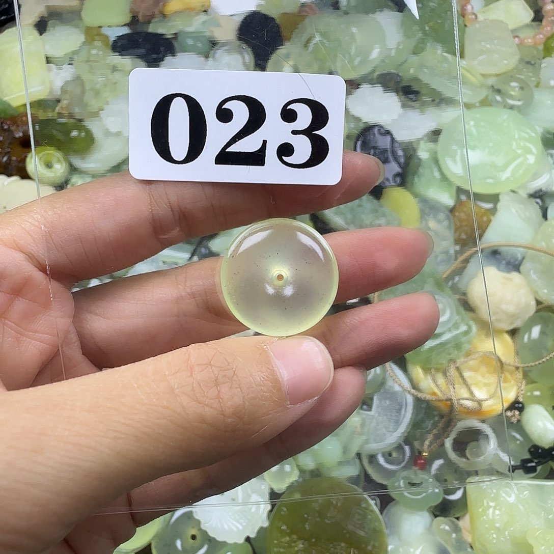 蛇纹石玉未镶嵌岫玉吊坠