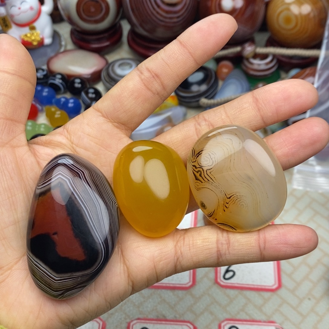 拉***哥玛瑙/玉髓未镶嵌颈饰