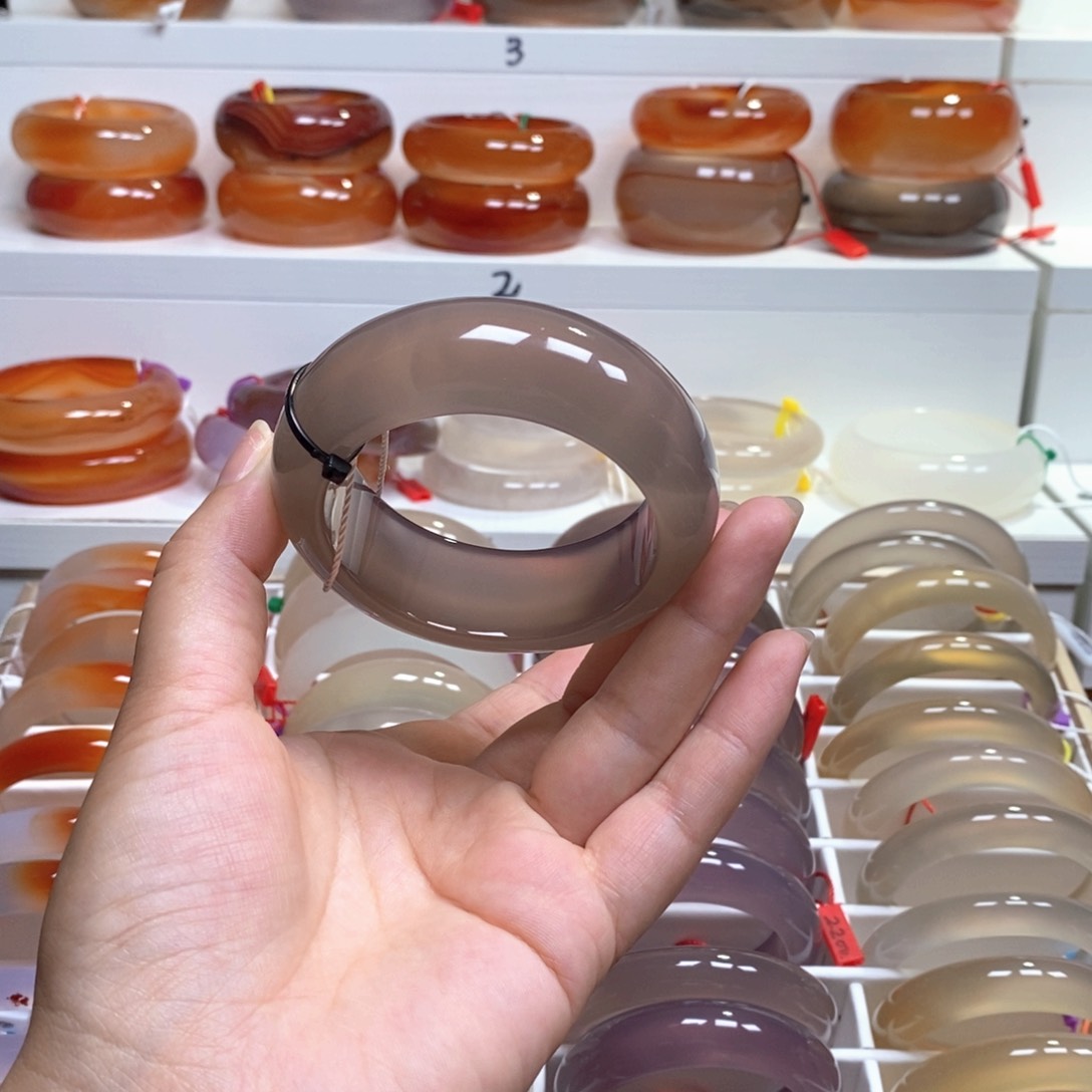 玛瑙/玉髓手镯未镶嵌?****子