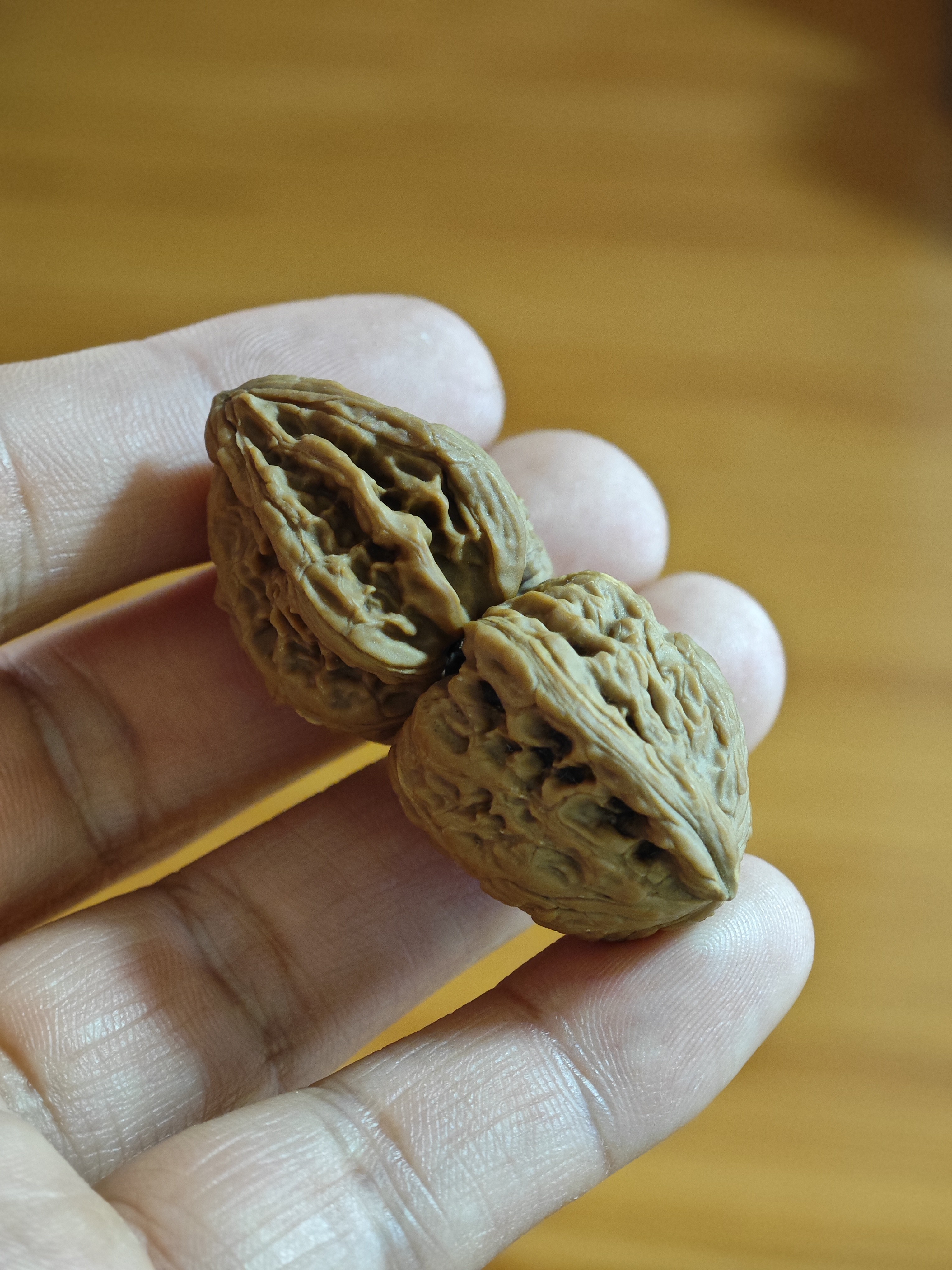 安徽野生山核桃多棱大异形文玩核桃原皮原色精品