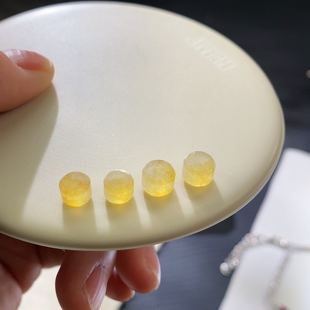 翡翠把件未镶嵌一手桶珠