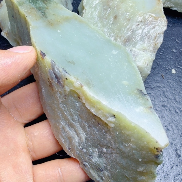 和田玉（糖玉）未镶嵌珠宝奇石