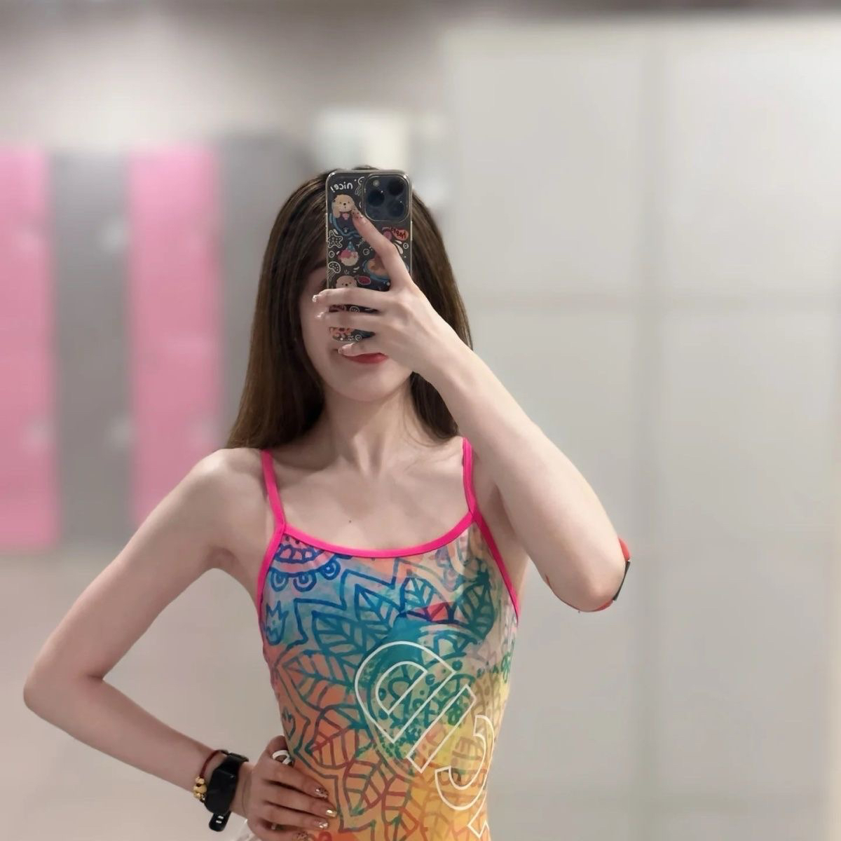 果花游泳衣女款连身高级性感显瘦露背遮肉新款吊带泳装连体
