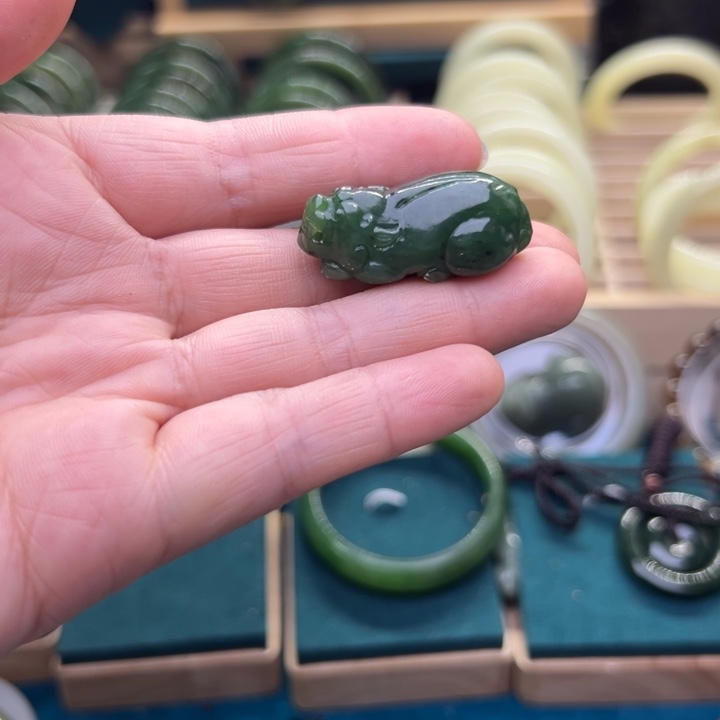 和田玉（碧玉）颈饰未镶嵌貔貅