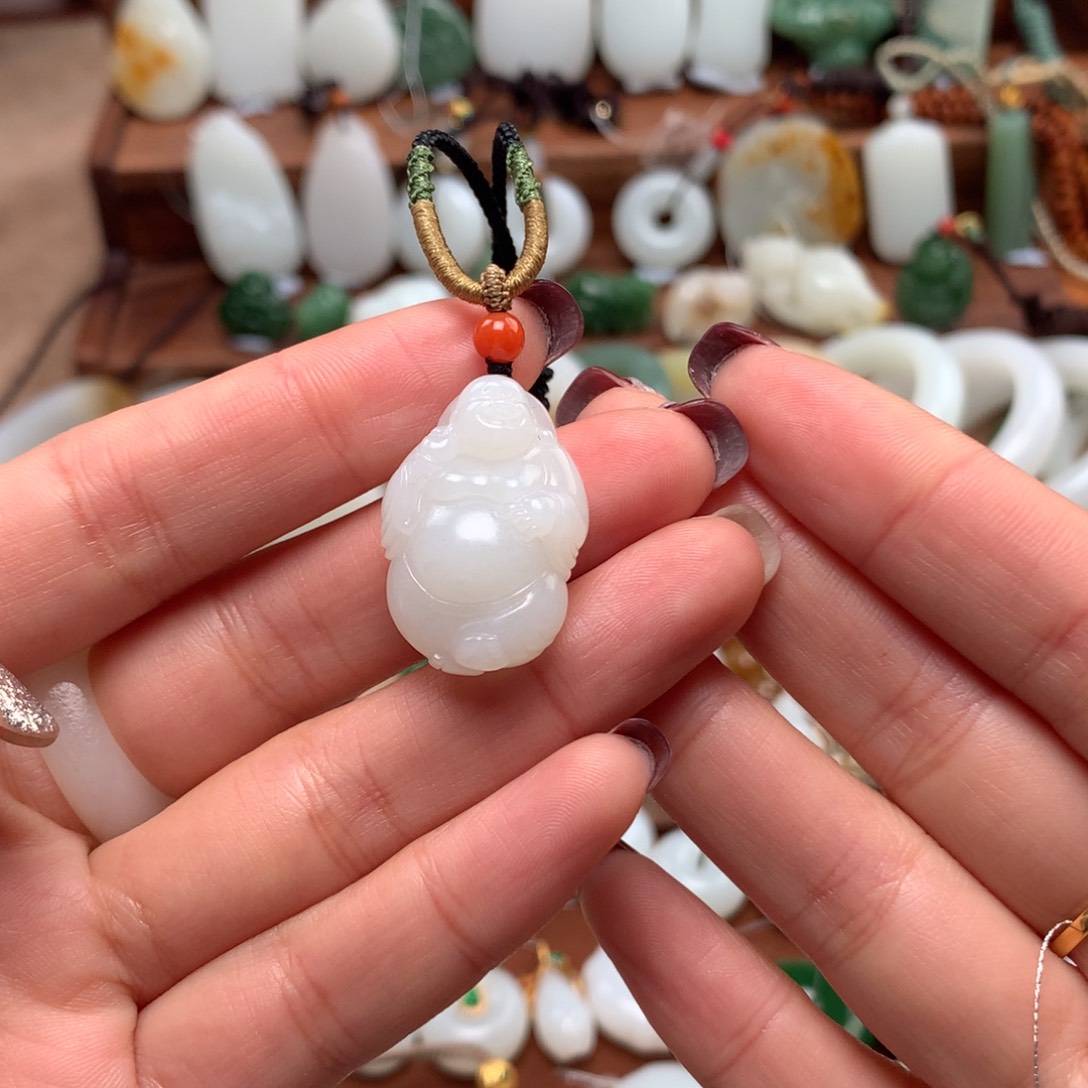 和田玉颈饰未镶嵌