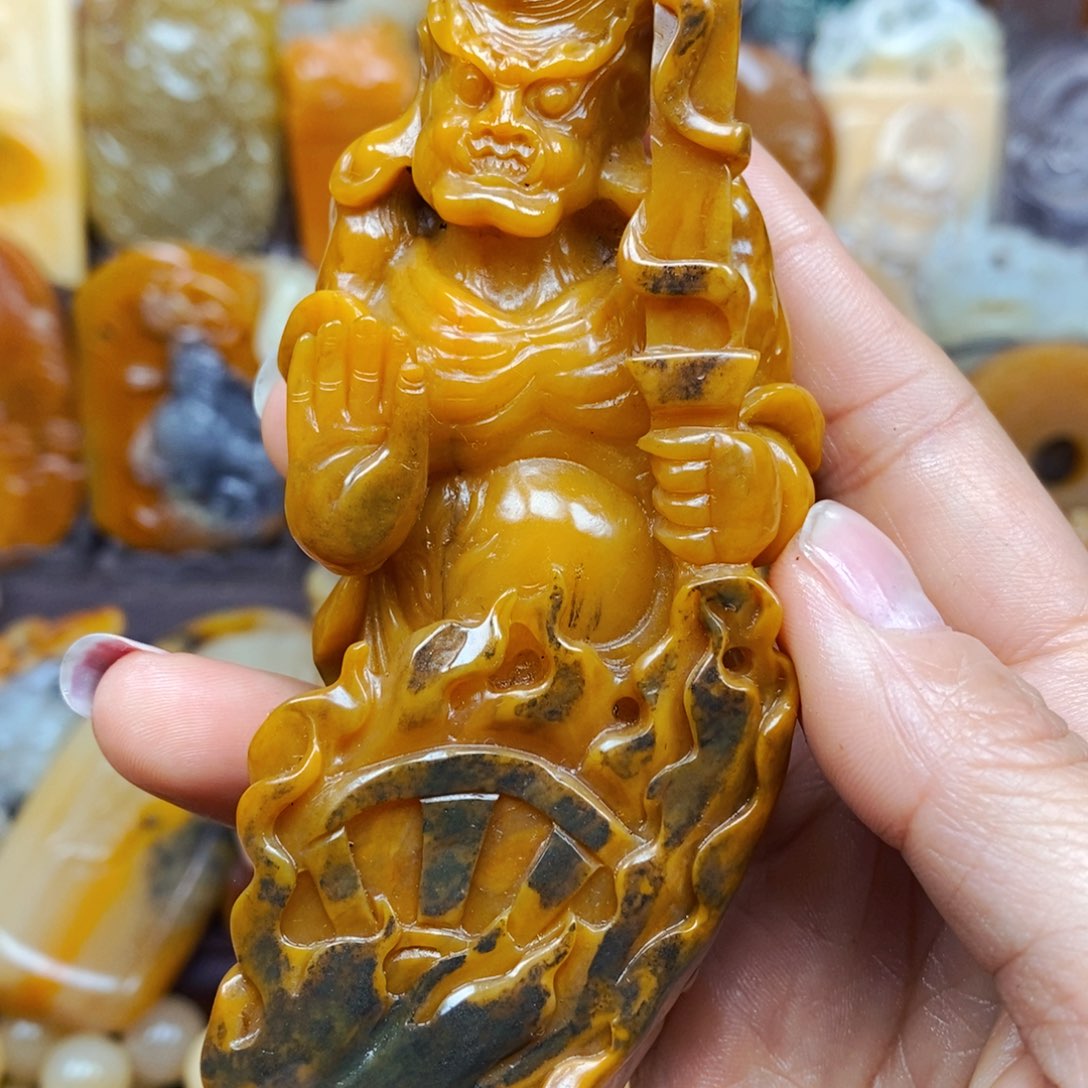 石英质玉（黄龙玉）未镶嵌颈饰