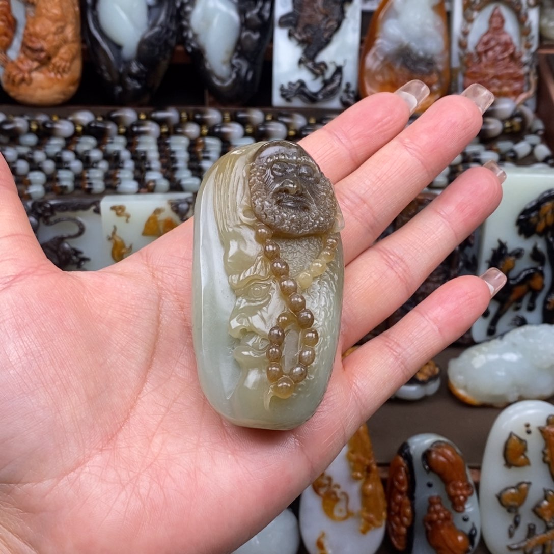 颈饰未镶嵌和田玉