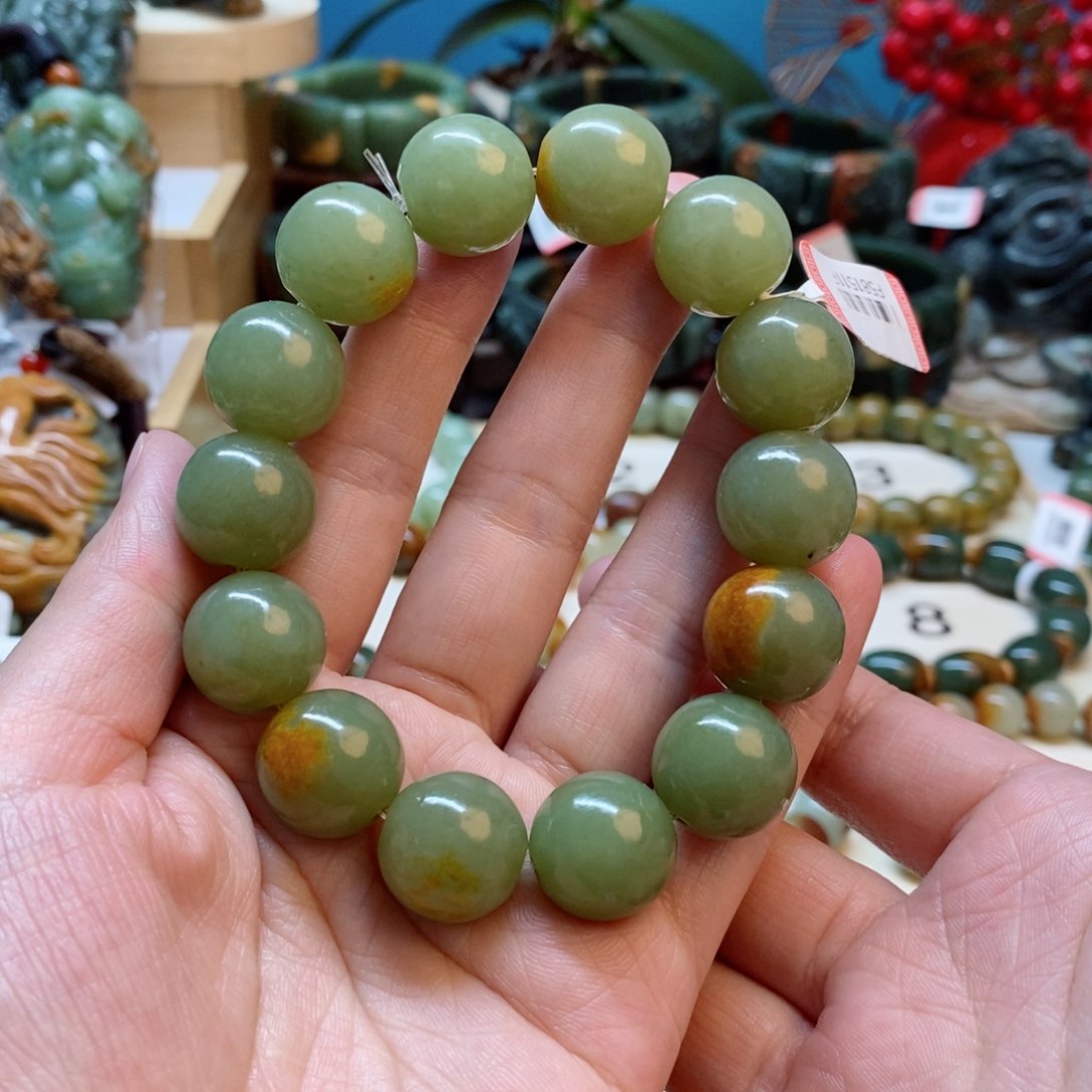 透闪石质玉手串未镶嵌