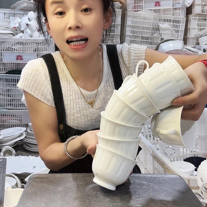 盘微瑕产品……八个水杯