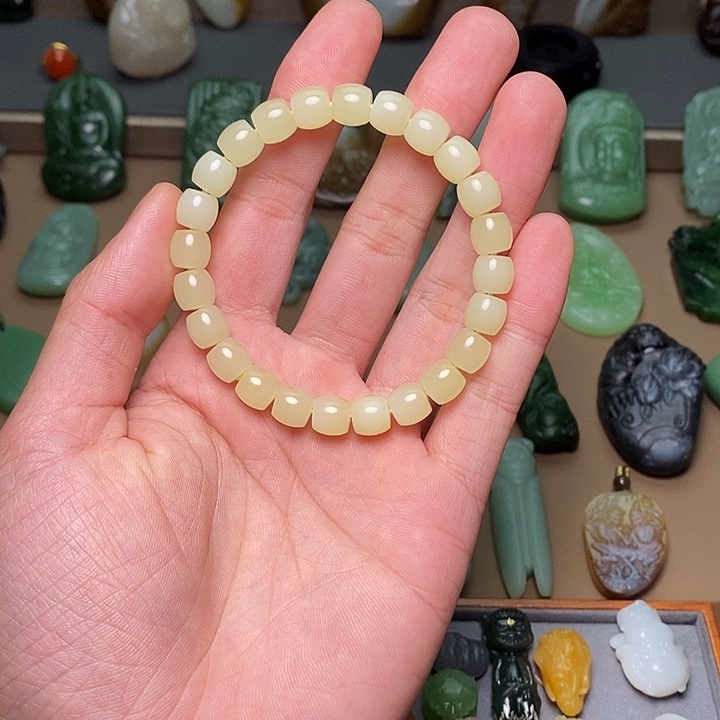 和田玉颈饰未镶嵌黄口手串