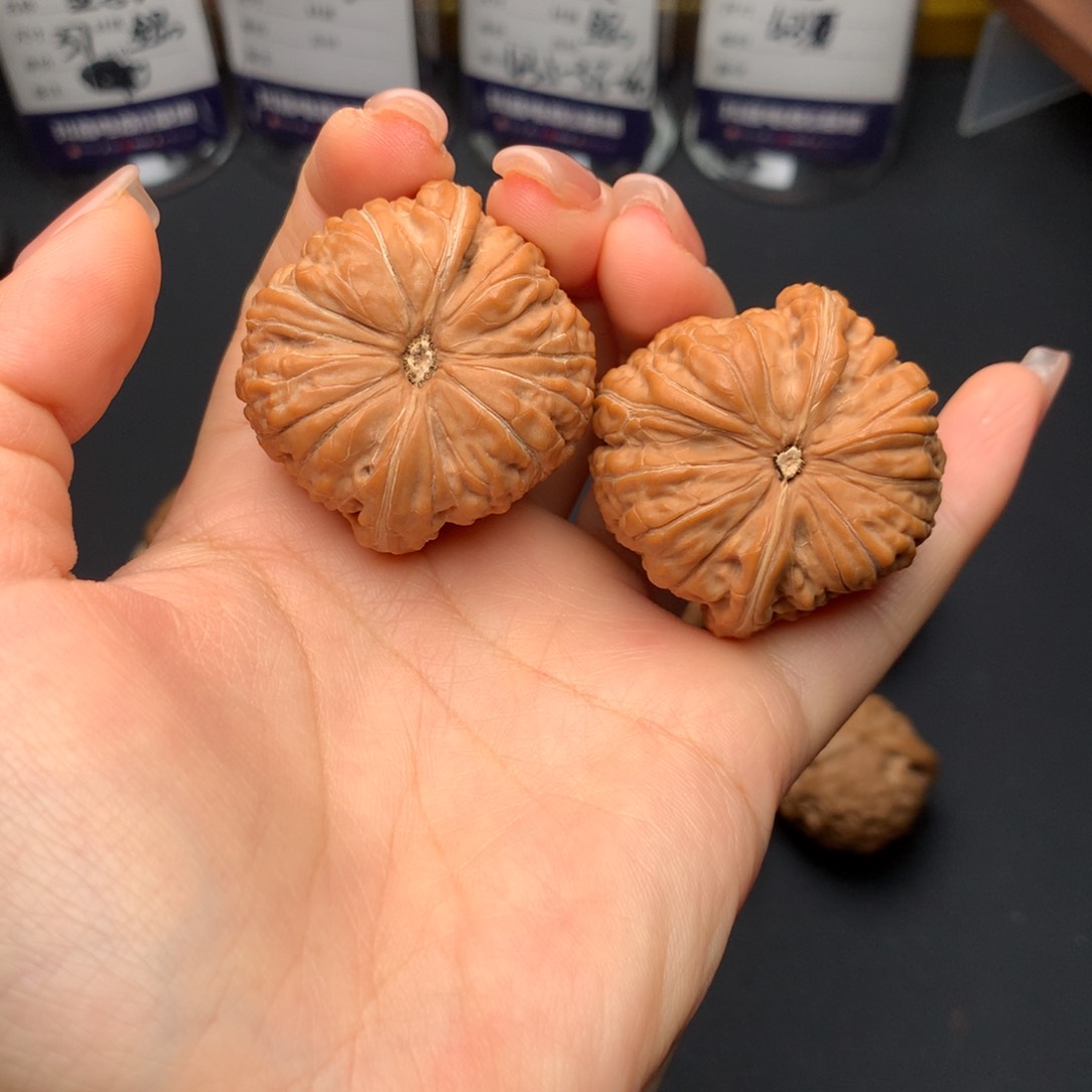 文玩核桃吊坠40平底锅