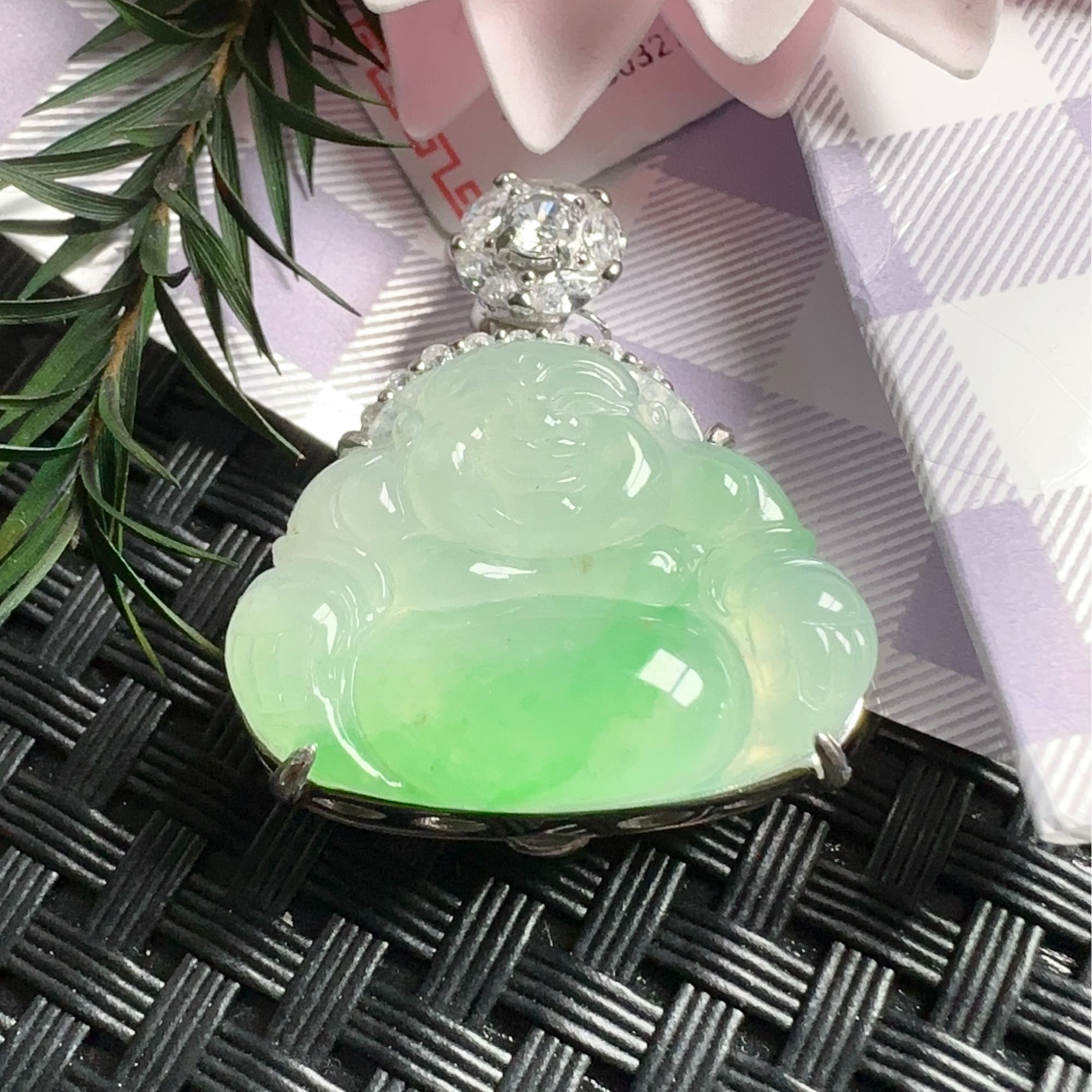 缅甸天然翡翠A货，S925银镶，时尚高冰种饱满厚装肚里藏金佛公吊坠