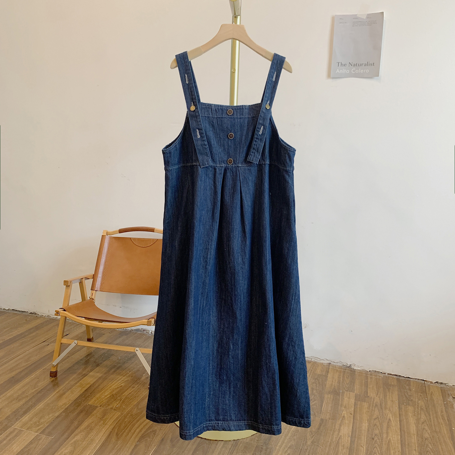 半岛时光Y3267可调节木扣装饰牛仔背带裙