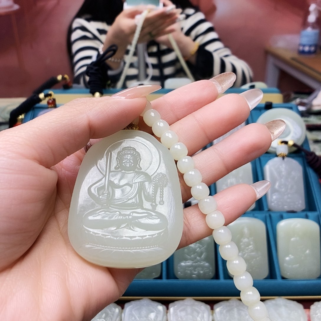 和田玉颈饰未镶嵌清***~