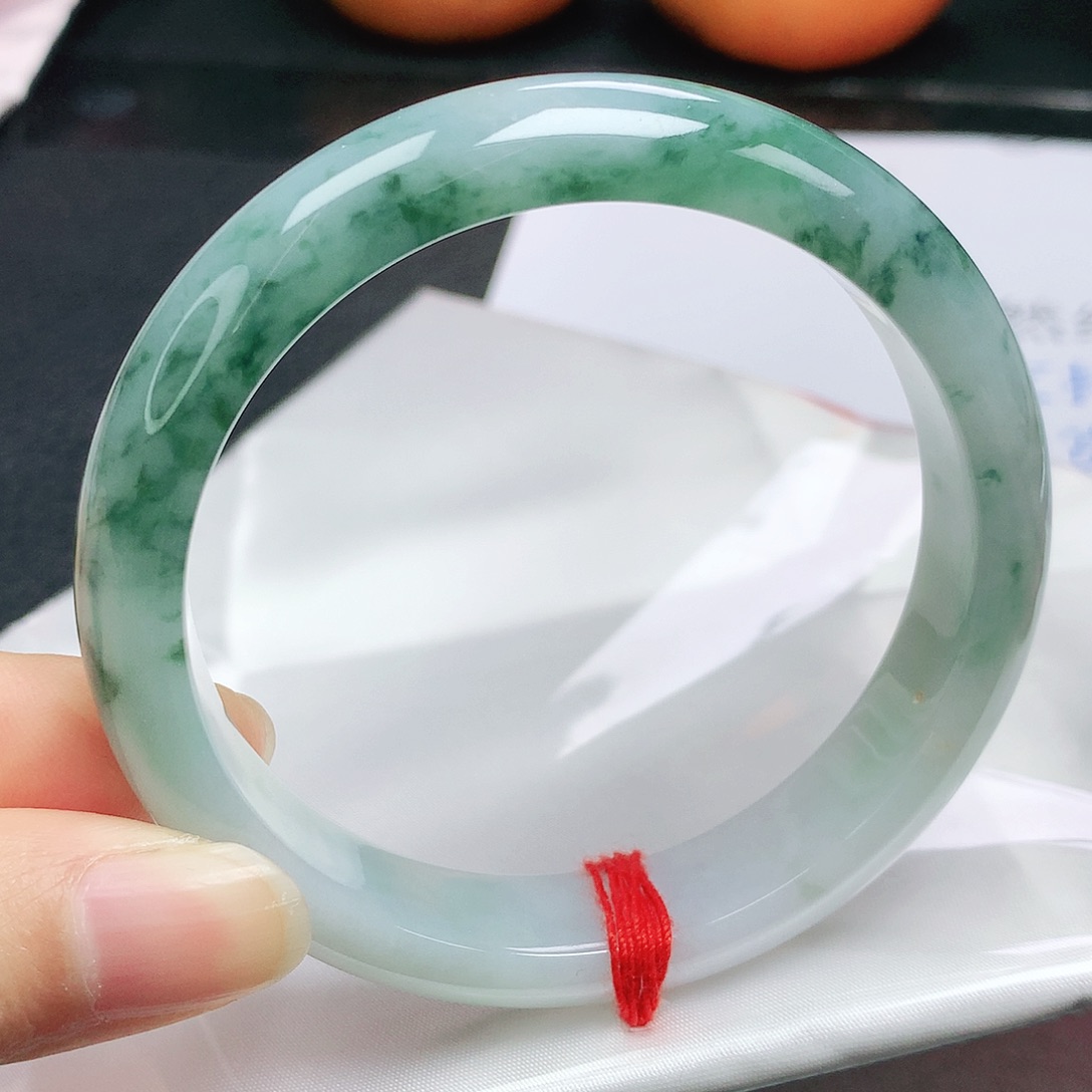 翡翠手镯未镶嵌正5758