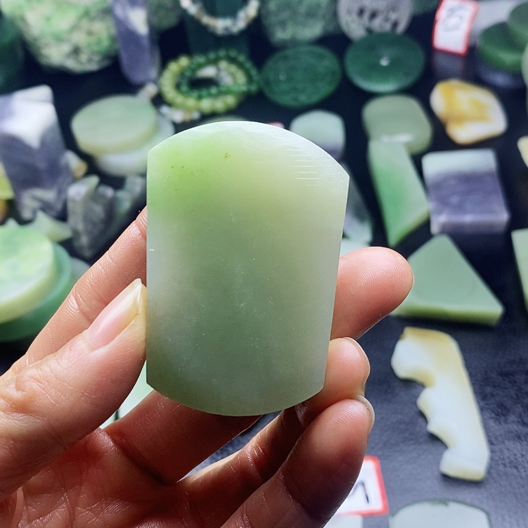 未镶嵌和田玉（糖玉）挂件宁**远