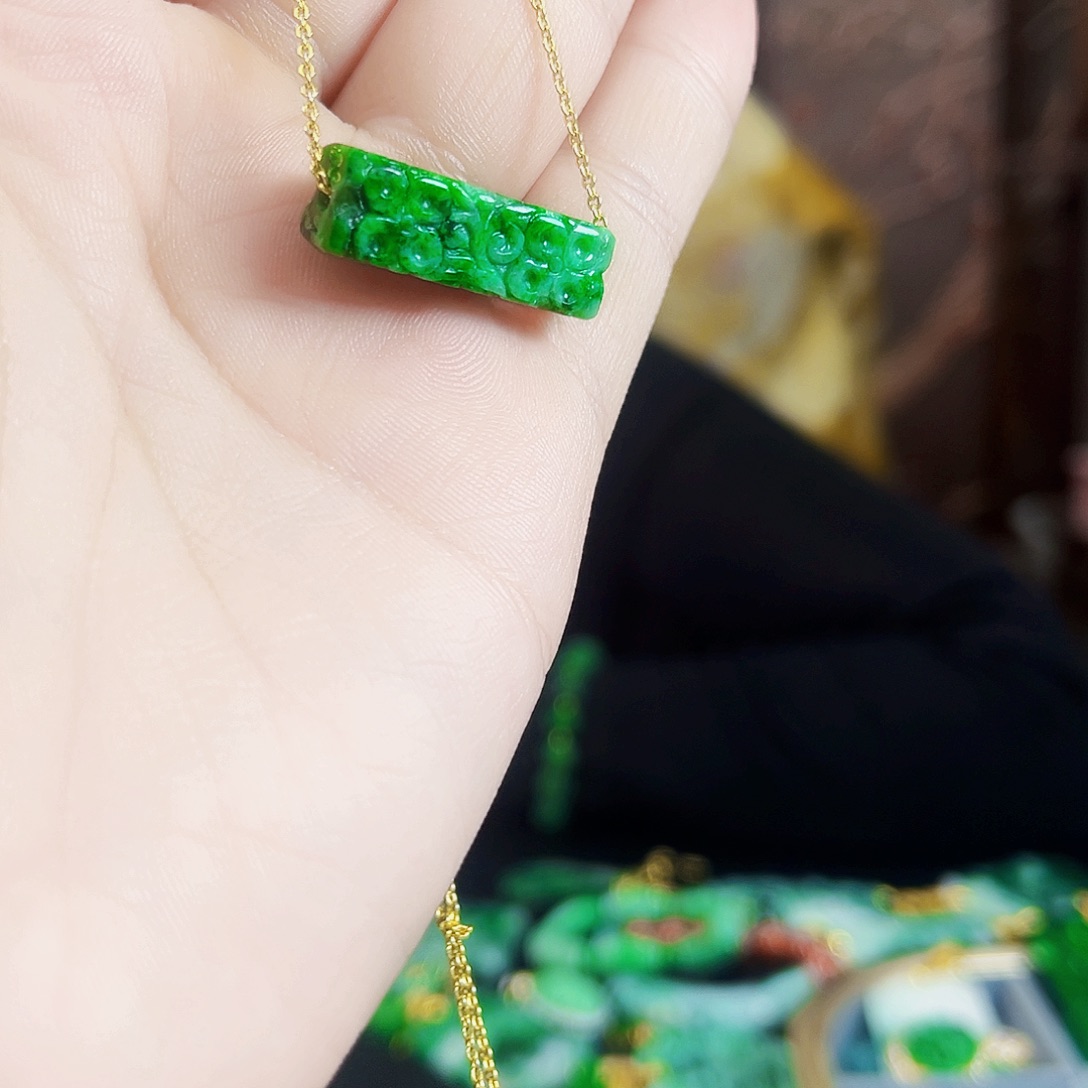 翡翠未镶嵌颈饰多样性发货