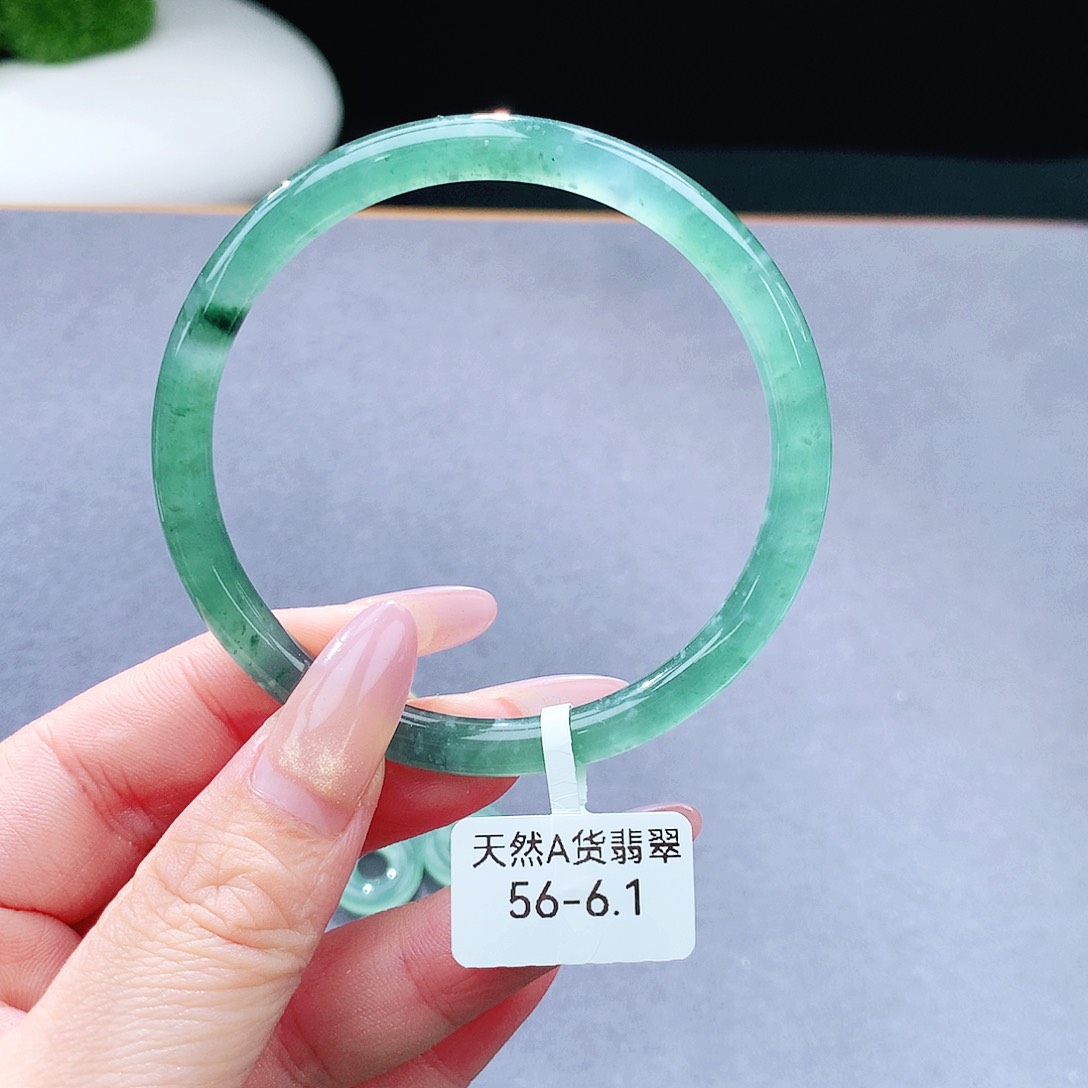 未镶嵌手镯（圆镯）翡翠