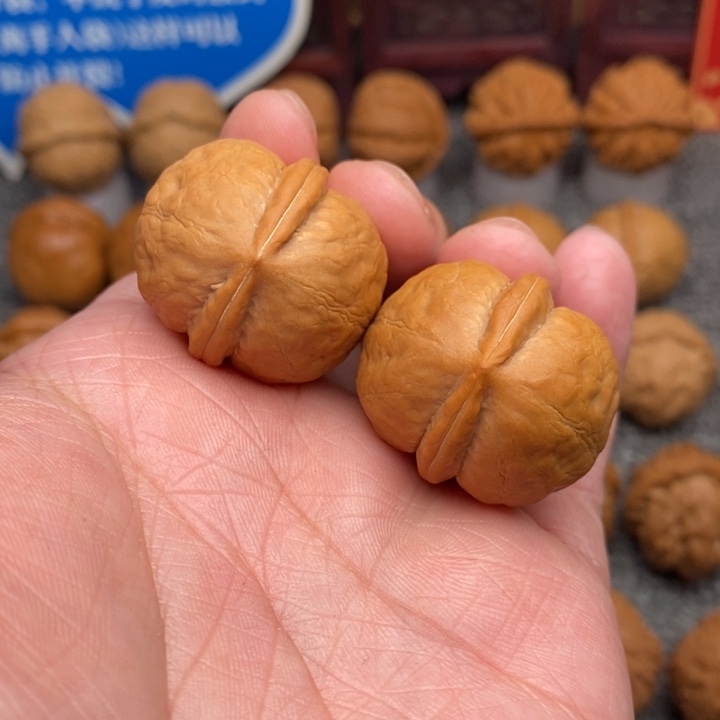 文玩核桃把件小海豚