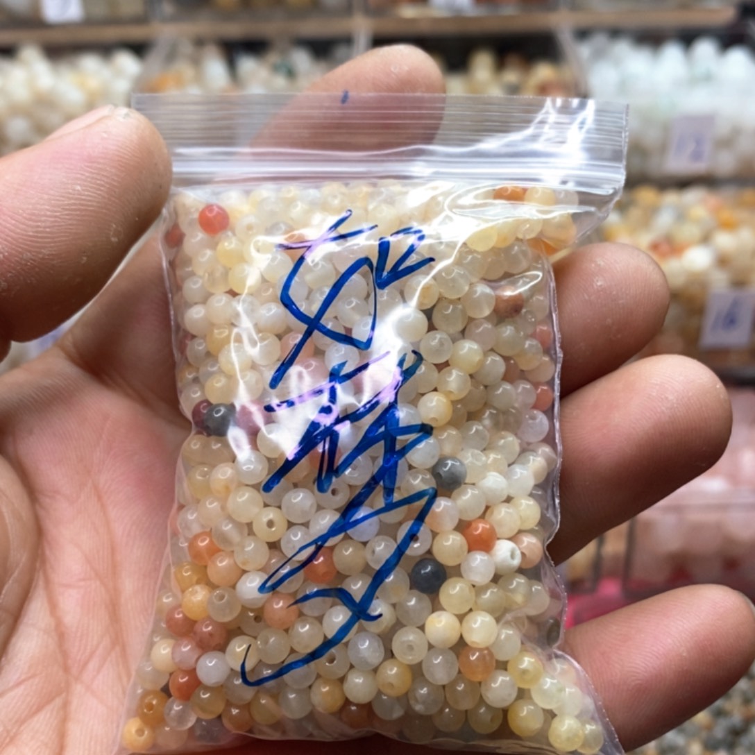 颈饰未镶嵌石英质玉（金丝玉）如*k 4