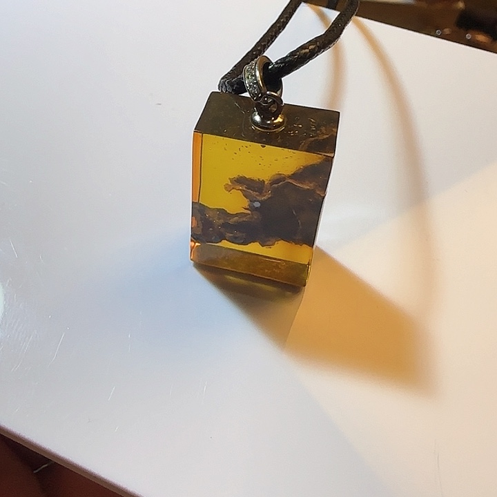 琥珀颈饰银S925镶嵌吊坠