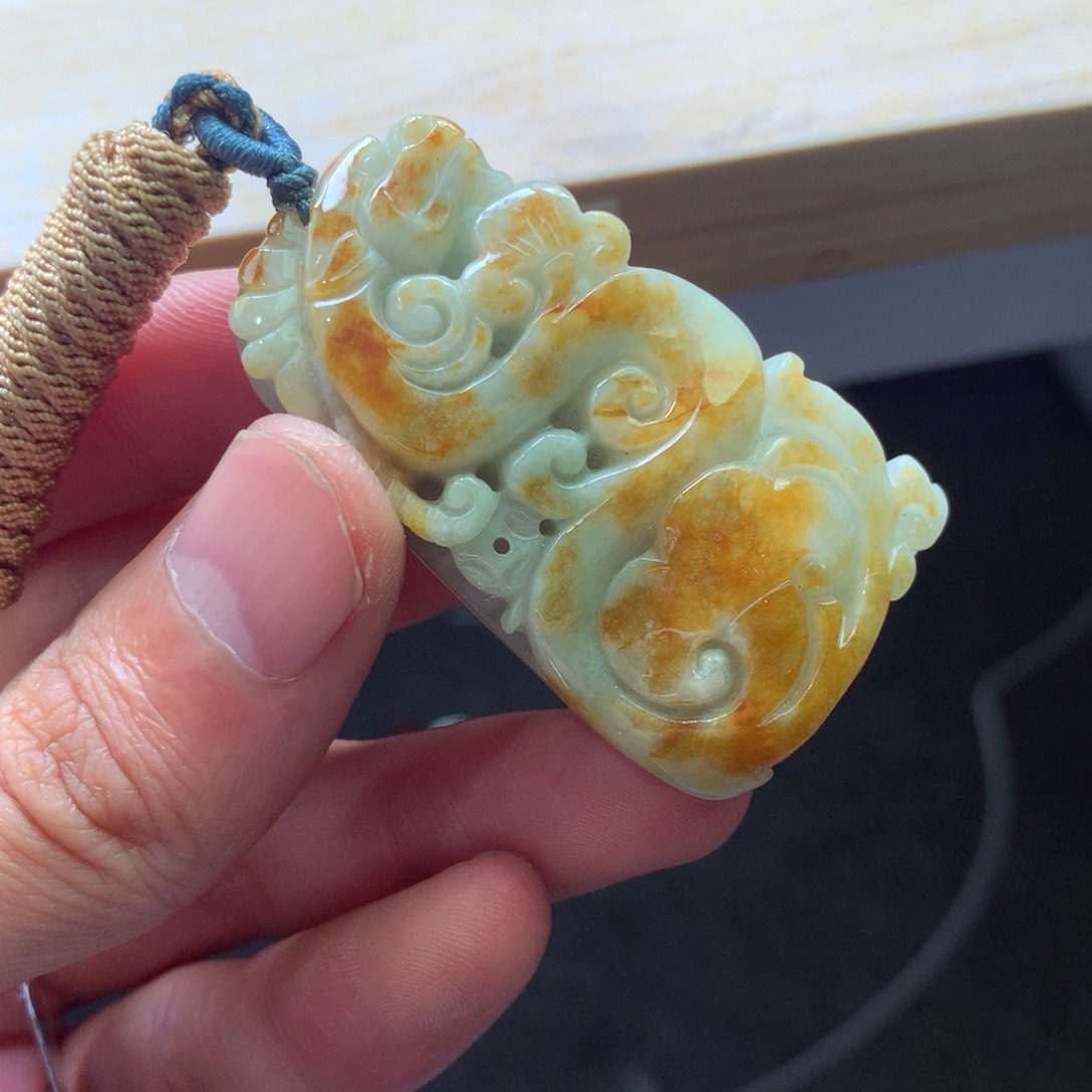 翡翠颈饰未镶嵌吊坠