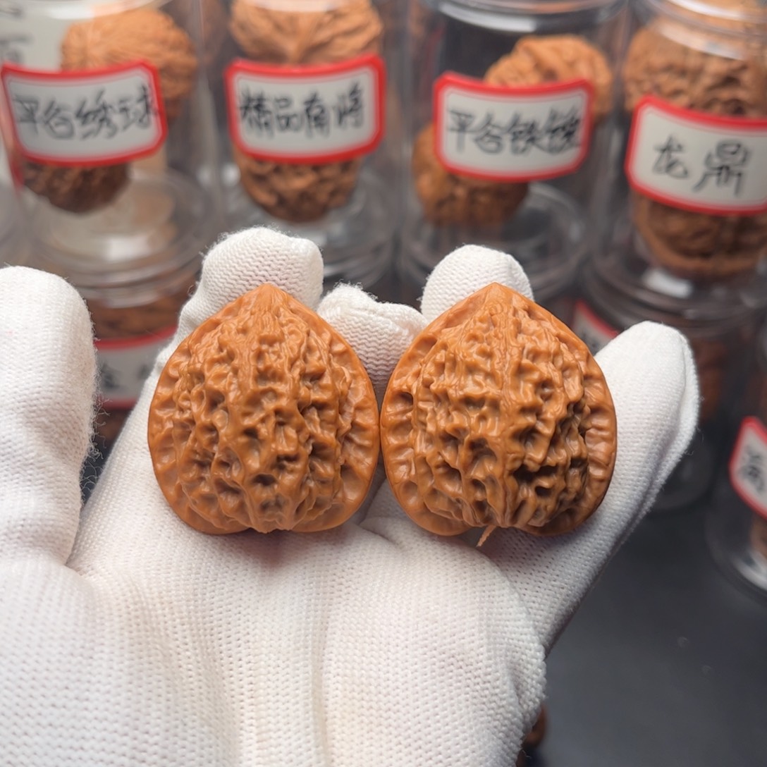 文玩核桃把件36小众金牛