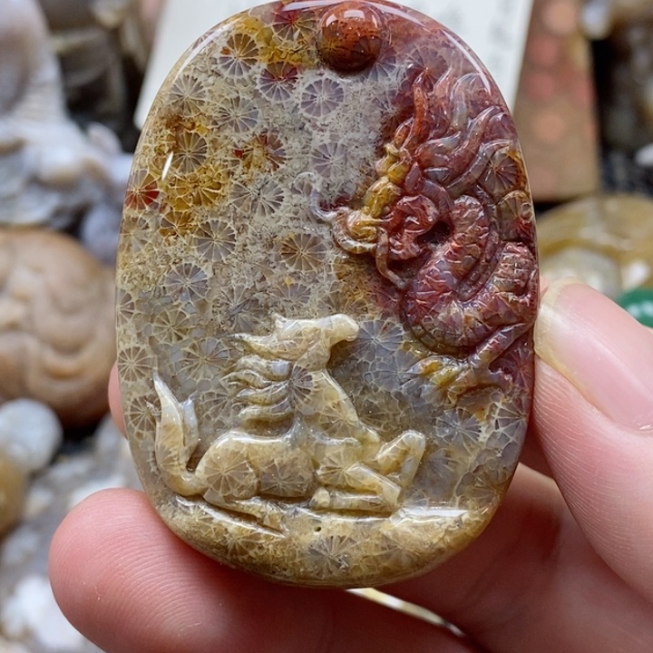 硅化珊瑚（珊瑚玉）颈饰未镶嵌有瑕