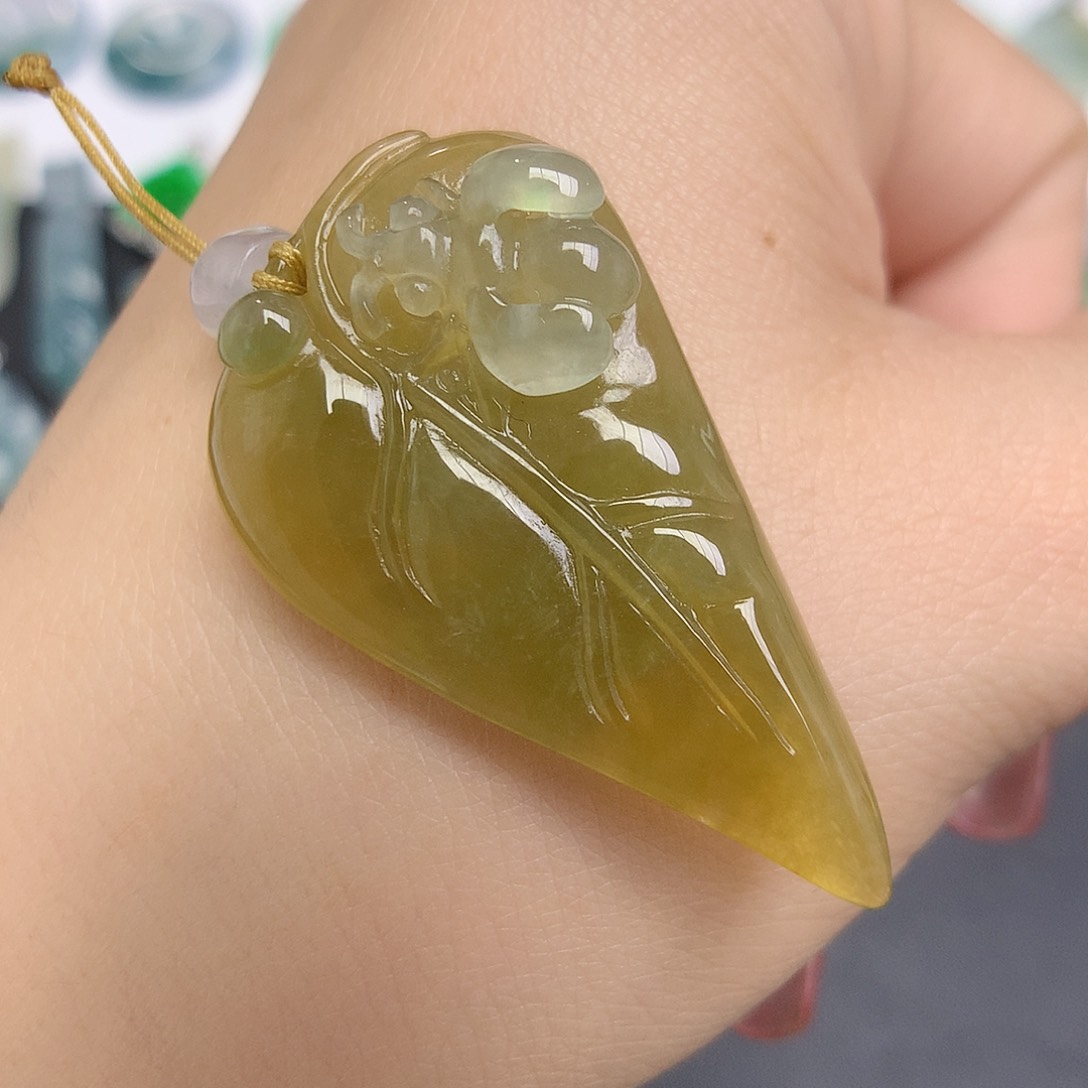 翡翠颈饰未镶嵌菩提叶