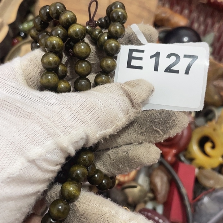 东***，瓷片直播间火爆热卖