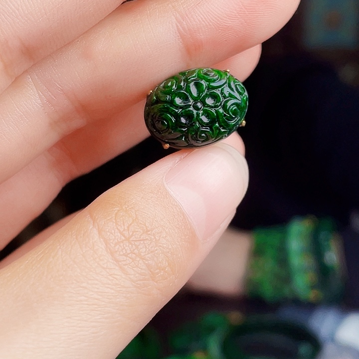 翡翠银S925镶嵌颈饰多样性