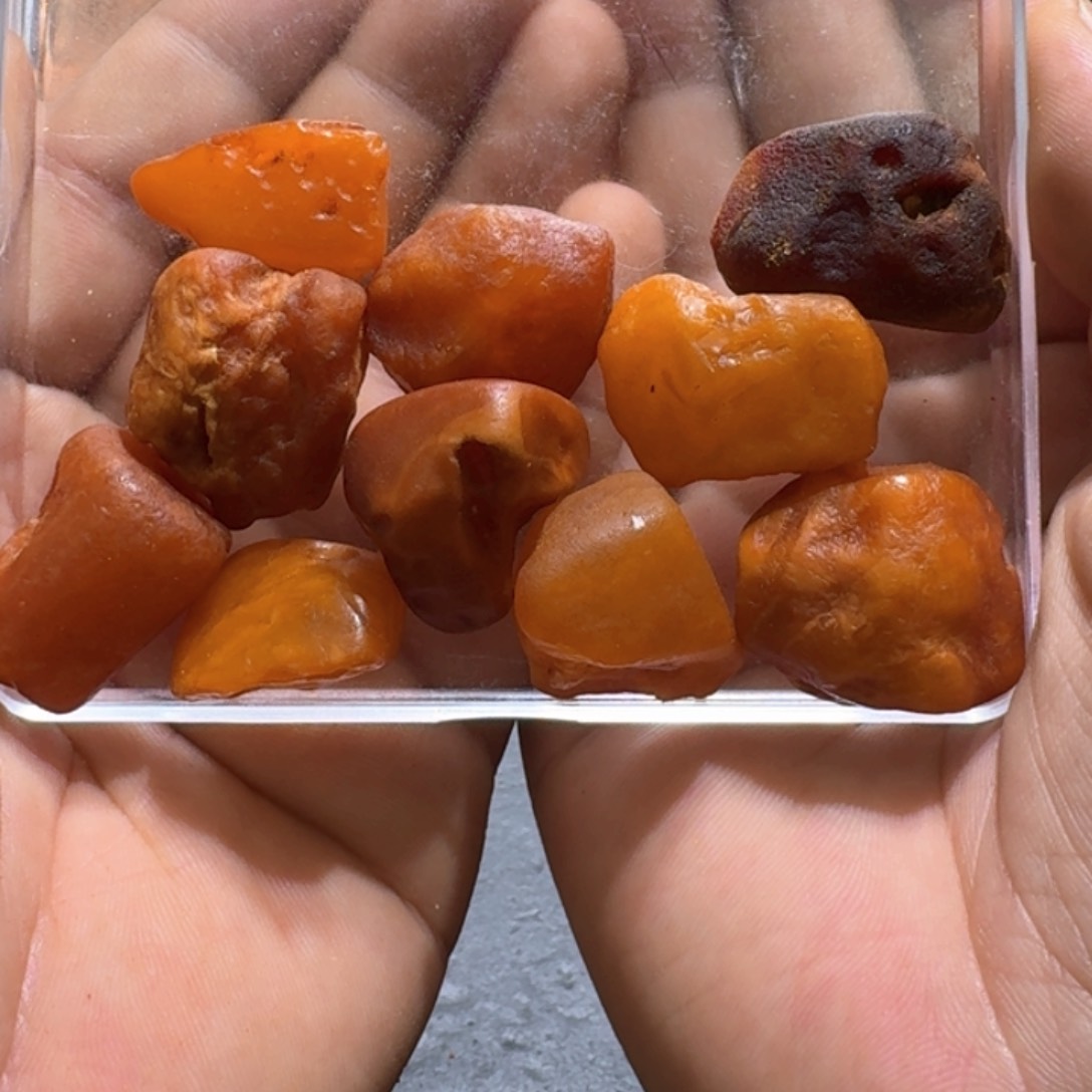 定制琥珀未镶嵌头****?专拍