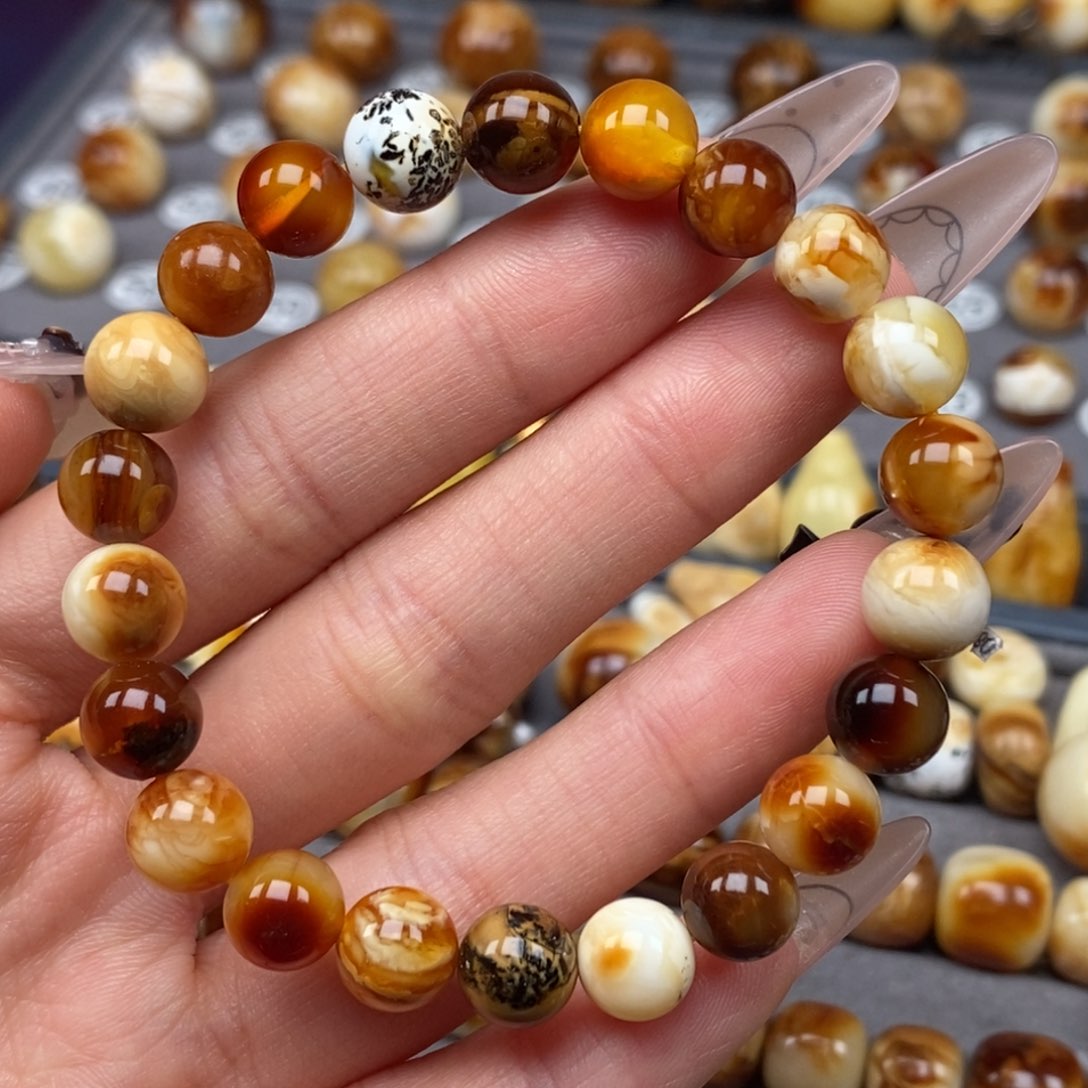 裸石琥珀未镶嵌圆珠