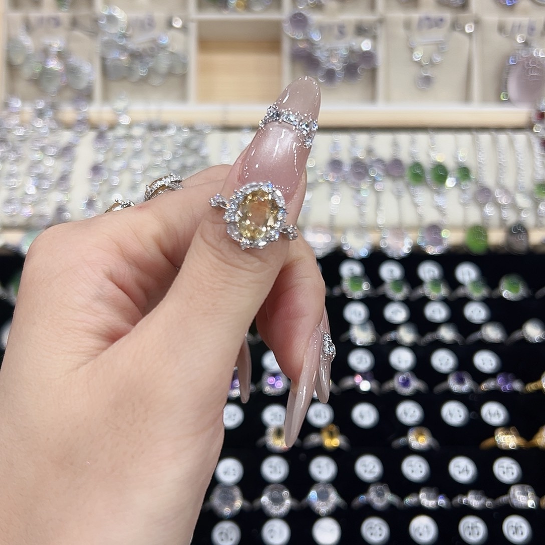 晖***贝银S925镶嵌黄晶戒指