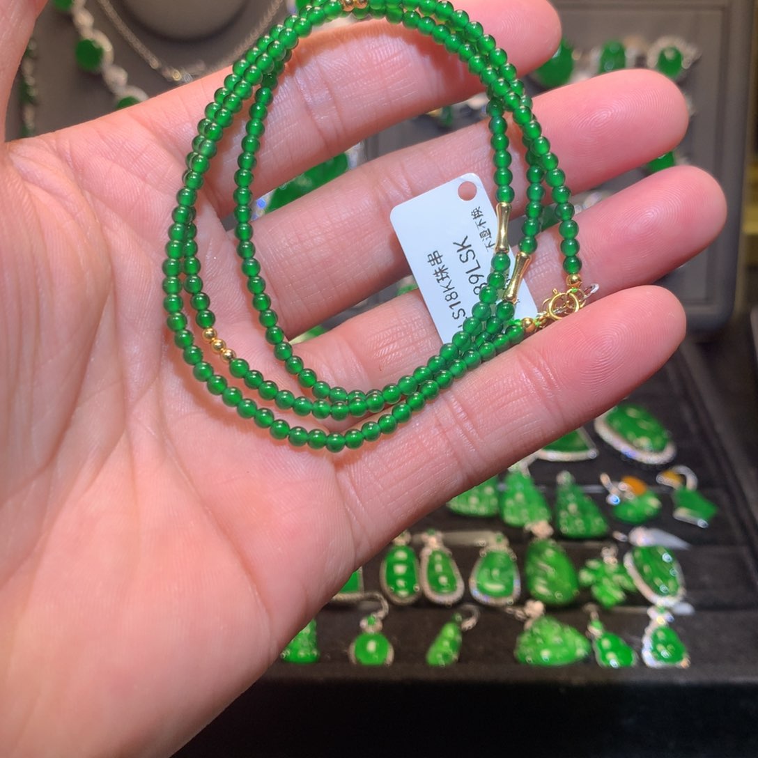 翡翠项链18K金镶嵌天然翡翠