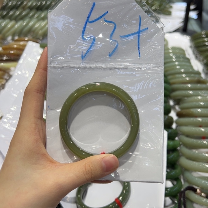 和田玉（糖玉）手镯未镶嵌富***?