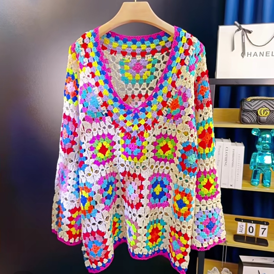 131号 手工钩花彩色镂空V领毛衣