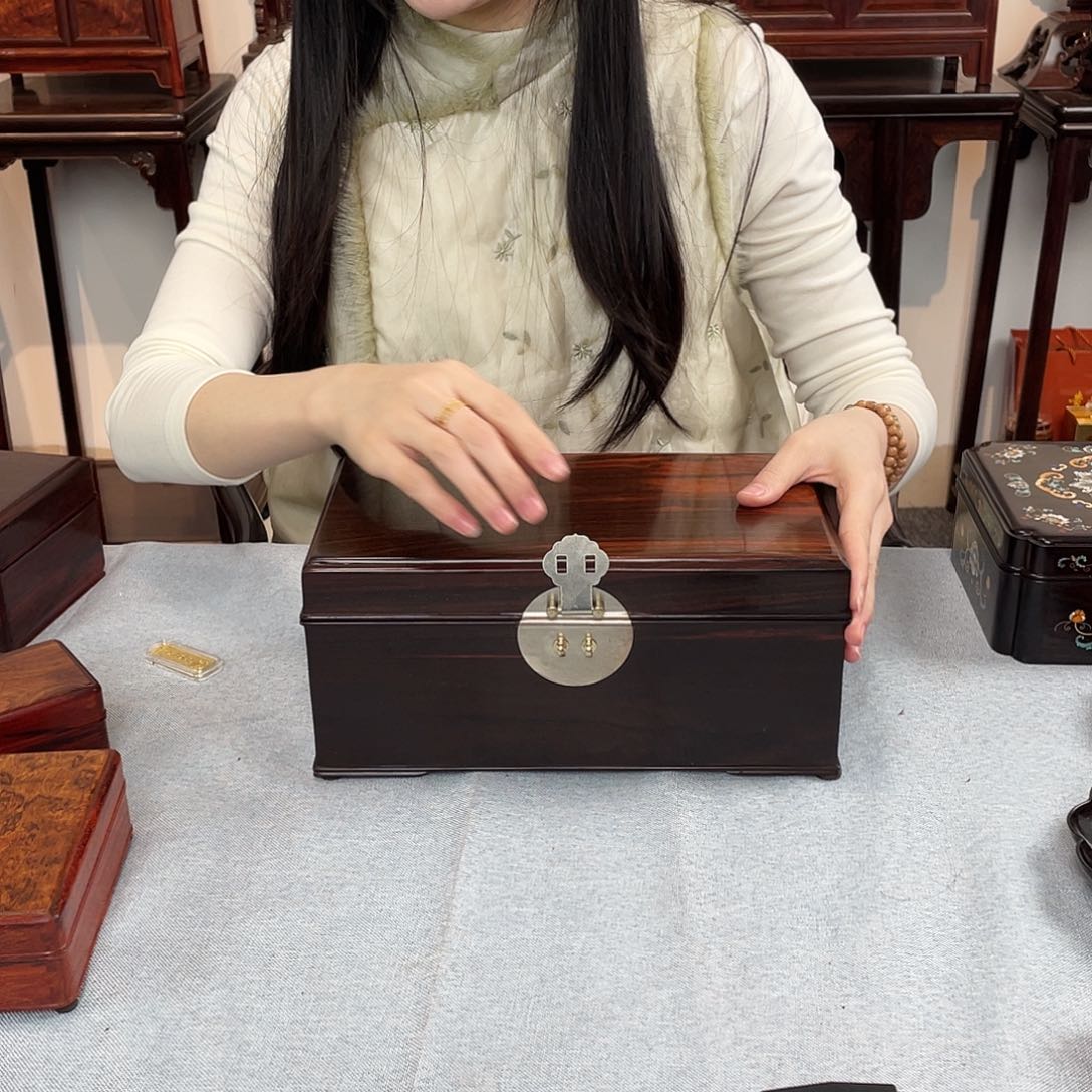 红酸枝木类成套家具