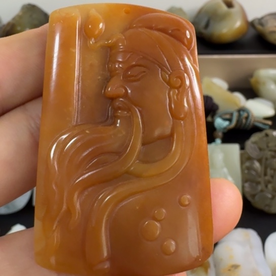 颈饰未镶嵌和田玉（白玉）