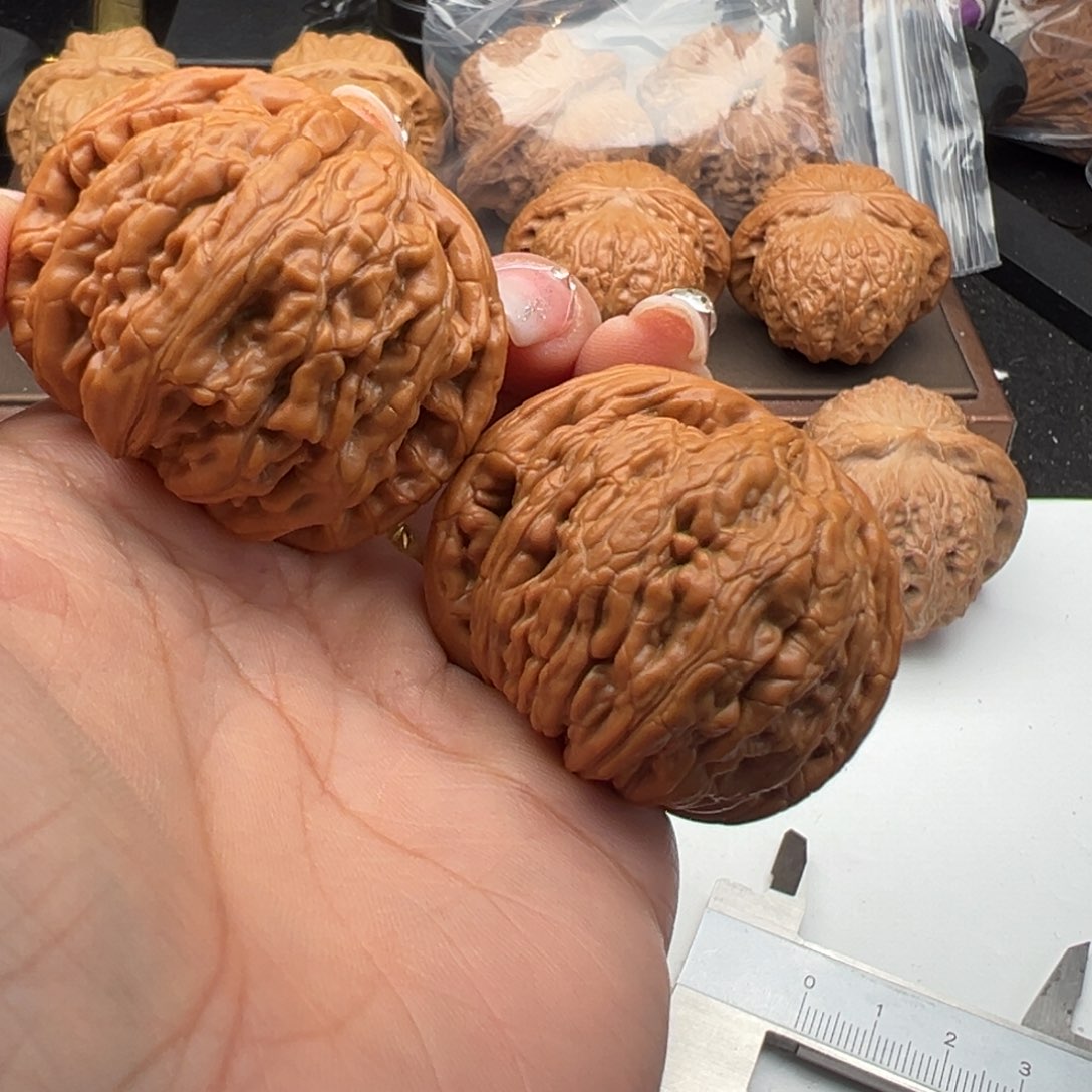 文玩核桃把件虎头王46